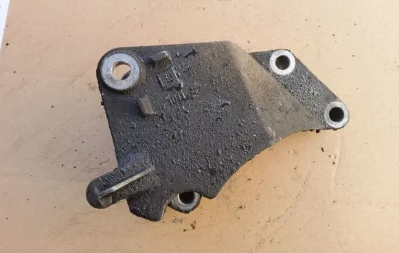 Opel Vectra C Engine mounting bracket