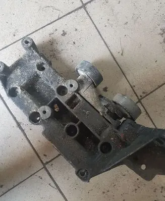 Volvo V70 Alternator belt tensioner 