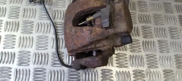 Mercedes-Benz E W210 Front brake caliper