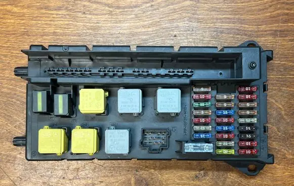Mercedes-Benz Sprinter W906 Fuse module A9065454701 50JF11F01 GS0050002