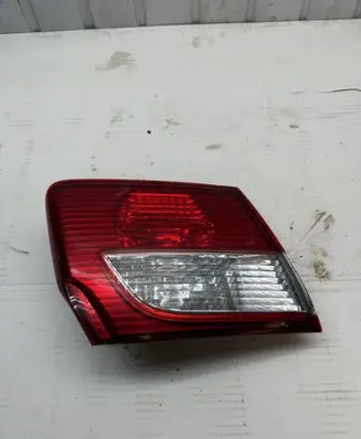 Mazda 626 Tailgate rear/tail lights 22661919