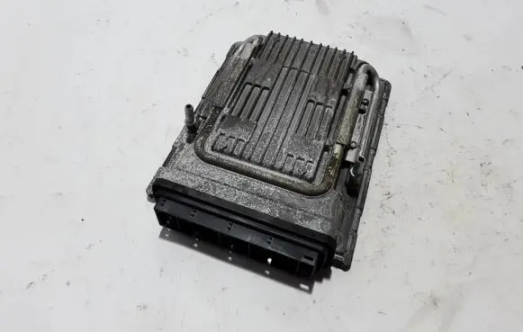 BMW 6 F12 F13 Engine control unit/module 7633374