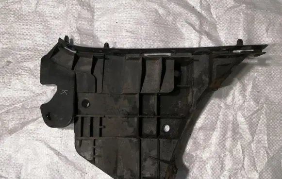 Volvo V70 Front bumper mounting bracket 31265344
