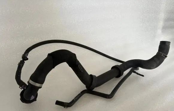 Audi Q7 4L Engine coolant pipe/hose 7L6122291H 7l6122447bd