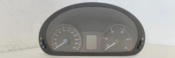 Mercedes-Benz Vito Viano W639 Speedometer (instrument cluster) A6399001100 6399001100