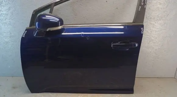 Toyota Avensis T270 Front door