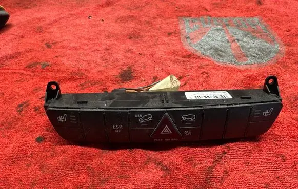 Mercedes-Benz ML W164 Hazard light switch A1648703510 03754813