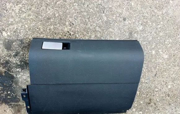 Volkswagen Touran I Glove box 1T1857097