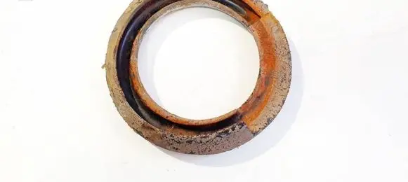 Volvo S70 V70 V70 XC Front coil spring rubber mount 1387907