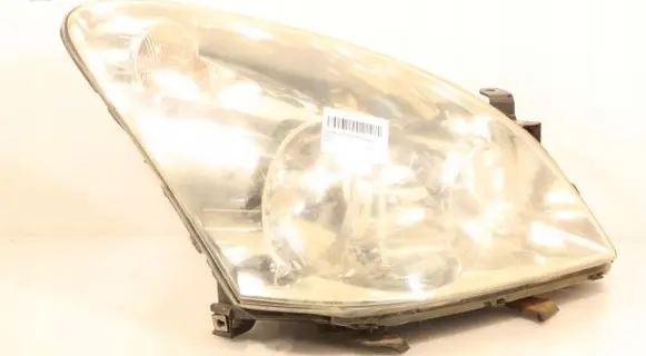 Toyota Corolla Verso E121 Headlight/headlamp 0F03