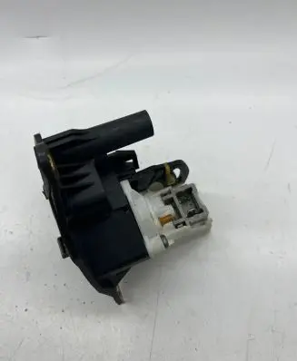 Renault Clio II Tailgate opening switch N0501258