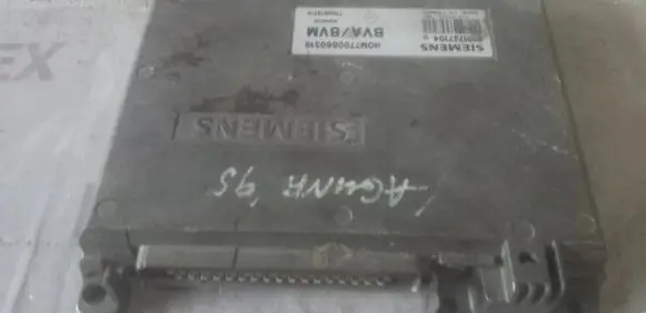 Renault Laguna I Engine control unit/module S101727104Q HOM7700860316