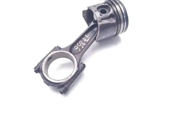 Volvo V50 Piston with connecting rod D4204T