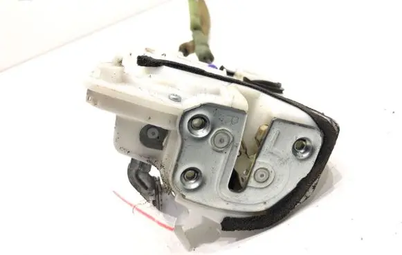 Mazda 3 II Rear door lock 