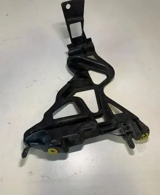 BMW 7 F01 F02 F03 F04 Fender mounting bracket 7046352 51647046352