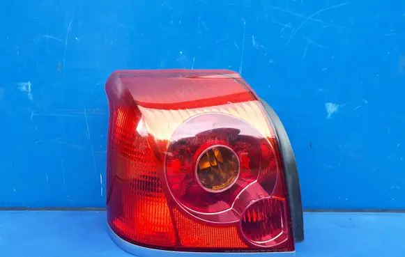 Toyota Avensis T250 Rear/tail lights 0545R