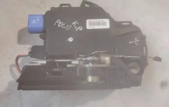 Volkswagen Polo IV 9N3 Rear door lock 3B1837015AM