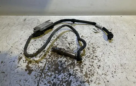 Mercedes-Benz C W205 Lambda probe sensor A0009053606 5WK96682F 1606300228