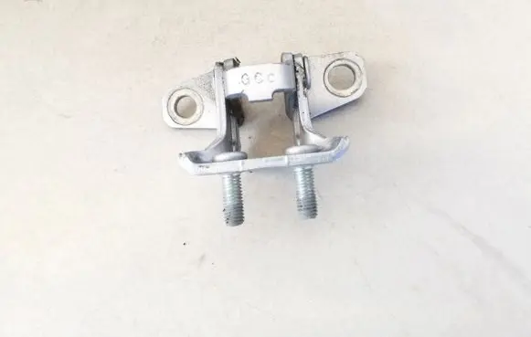 Mitsubishi Outlander Tailgate/trunk/boot hinge