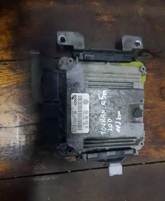 Volkswagen Touran I Engine control unit/module 03G906016EH EDC16U1