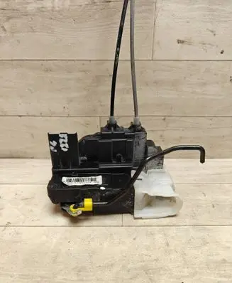 Hyundai i20 (PB PBT) Front door lock 813101J020