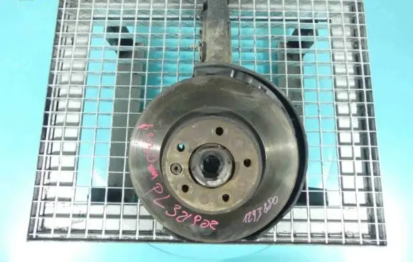 Volkswagen Touareg I Front wheel hub spindle knuckle 7L0407257A IMPRK1293880