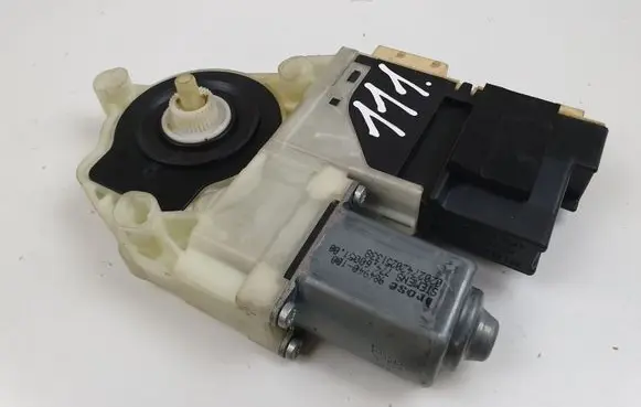 Citroen C4 I Front door window regulator motor 9681575380