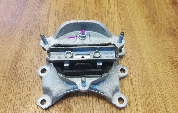 Porsche Macan (95B) Gearbox mount 95B399115