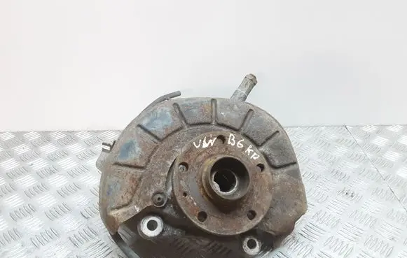 Volkswagen PASSAT B6 Front wheel hub