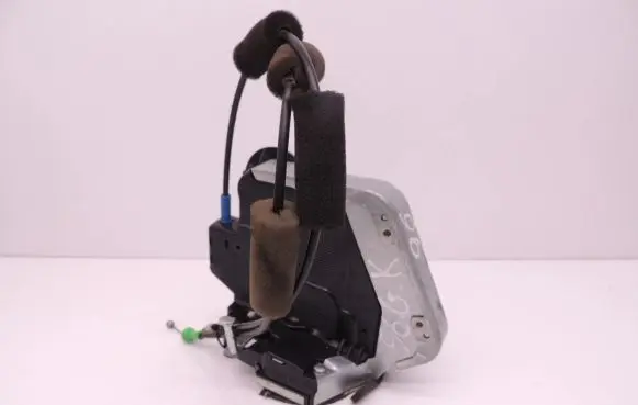 Lexus IS 220D-250-350 Rear door lock D96