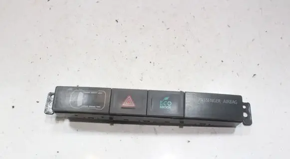 Mitsubishi Outlander A set of switches 8002B409