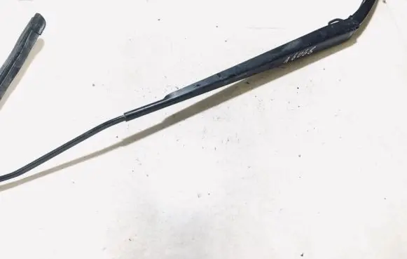 Nissan Qashqai Front wiper blade arm h530