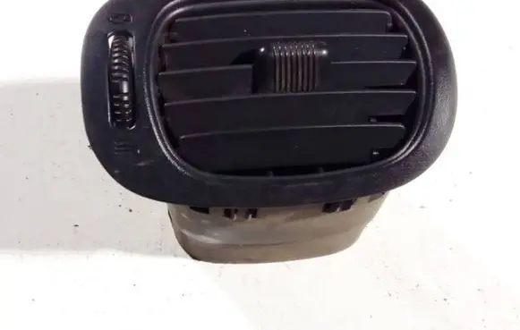Chrysler Grand Voyager IV Dash center air vent grill