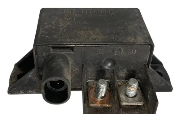 Mercedes-Benz E W211 Charging relay A0025426419