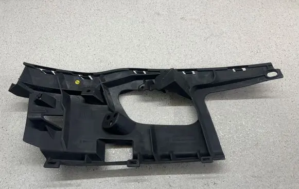 Front bumper mounting bracket