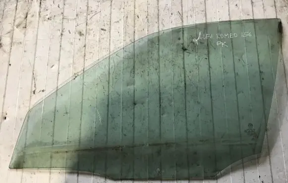 Alfa Romeo 156 Front door window glass four-door