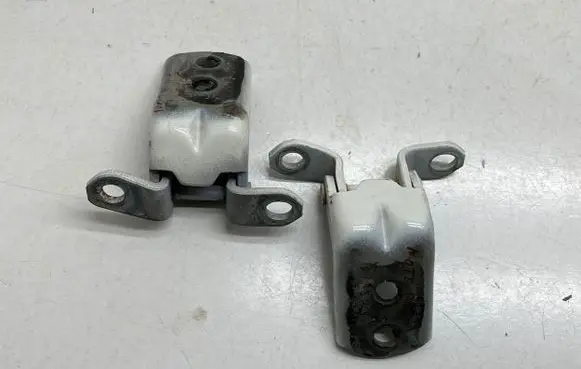 Nissan Note (E12) Front door hinge set 24143
