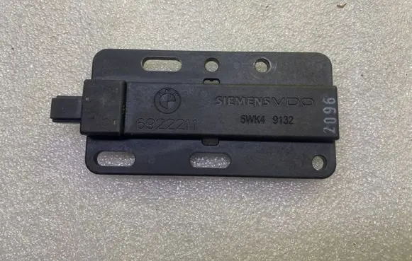 BMW X5 E70 Antenna control unit 6922211 9132 2096