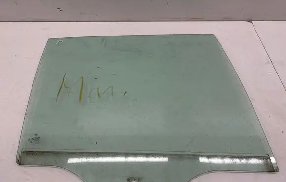 Volkswagen Golf Sportsvan Rear door window glass