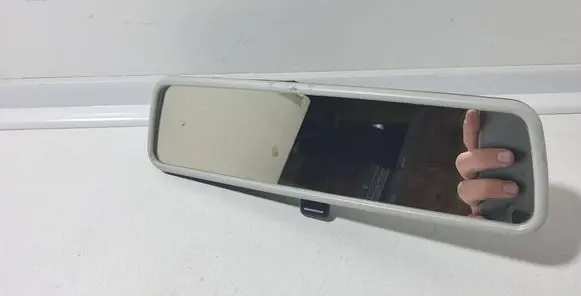 Rear view mirror (interior)