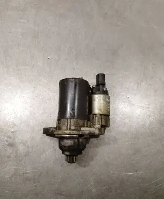 Volkswagen Golf VI Starter motor 0001130410