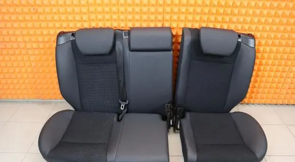 Mercedes-Benz B W245 Second row seats 