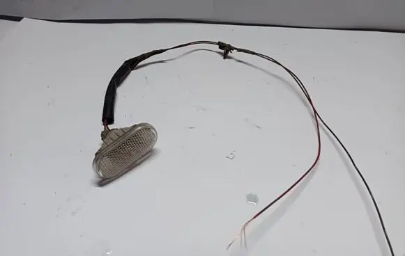 Nissan Micra Front fender indicator light