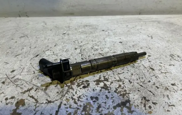 Chrysler 300 - 300C Fuel injector A6420700587 0445115027 050925