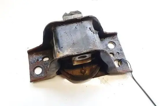 Nissan Micra Engine mount bracket 8200140431