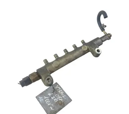 Nissan X-Trail T30 Fuel main line pipe 6100