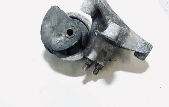 Volvo S40, V40 Engine mount bracket MR290428