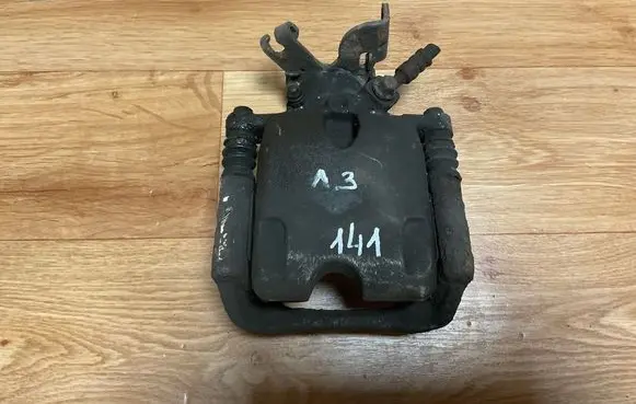 Opel Insignia A Rear brake caliper 