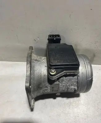 Audi A4 S4 B5 8D Mass air flow meter 037906461B AFH6010A