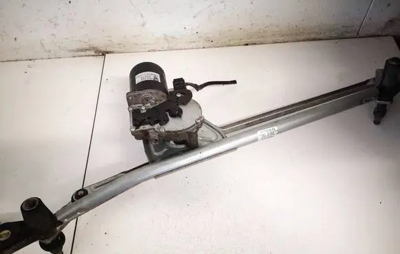 BMW X5 E53 Front wiper linkage and motor 711153502 7111535-02